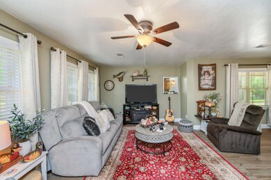 19-web-or-mls-4082 Painter Branch Rd-19