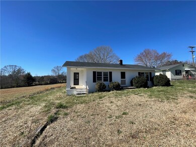 102 Fowler Rd, Walhalla, SC 29691 - photo 3