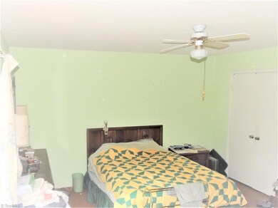 142 Kingswood Rd, Statesville, NC 28625 - photo 6