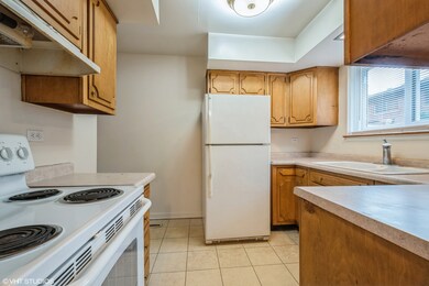 1324 Tinker Way unit D, Glenview, IL 60025 - photo 2