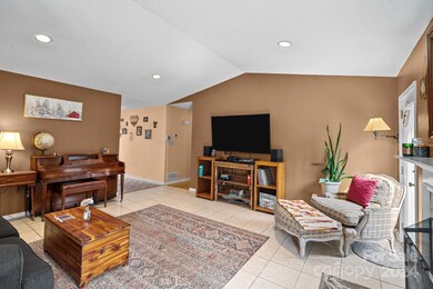 25 Sawmill Rd, Asheville, NC 28803 - photo 5