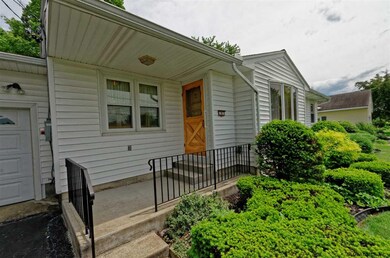 8 Crestwood Ave, Troy, NY 12180 - photo 4