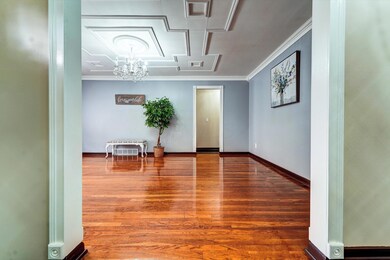 4904 Tamarack Blvd, Columbus, OH 43229 - photo 6