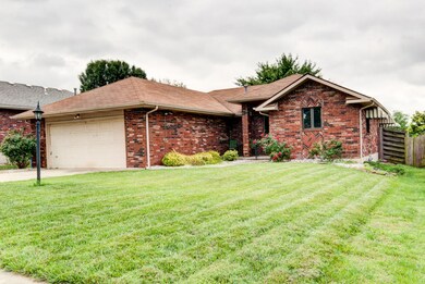 1502 E McClernon-37