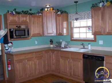 14585 V Rd, Hoyt, KS 66440 - photo 2