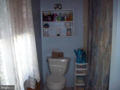 2006 Northeast Ave, Halethorpe, MD 21227 - photo 4