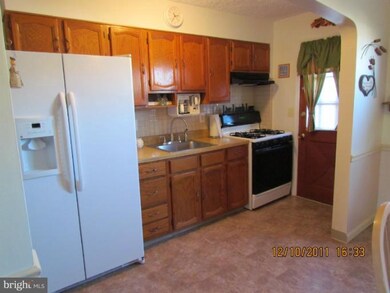 1502 Chilworth Ave, Middle River, MD 21220 - photo 4