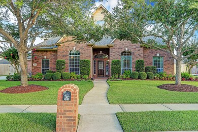 505 Falcon Lake Dr, Friendswood, TX 77546 - photo 2