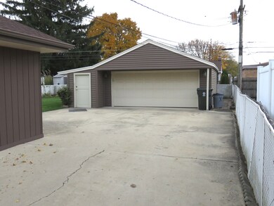 781 E Lincoln Ave, Des Plaines, IL 60018 - photo 5