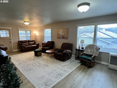 111 SE Elm St, John Day, OR 97845 - photo 3