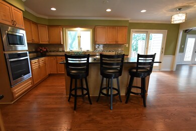 1036 Sheringham Dr, Naperville, IL 60565 - photo 6