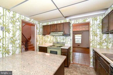 6004 Ticonderoga Ct, Burke, VA 22015 - photo 4