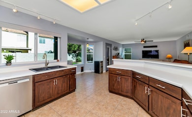 822 W Kyle Ct, Gilbert, AZ 85233 - photo 6