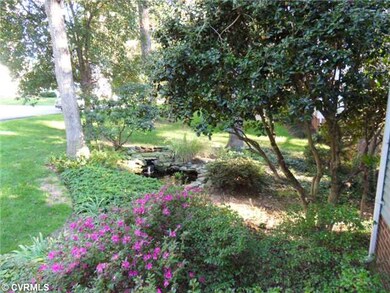 Yard/Garden - Pretty slate ponds make the yard eve