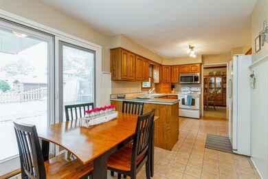 724 E 17th St N, Newton, IA 50208 - photo 6