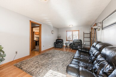 unlisted-address, Sycamore, IL 60178 - photo 7