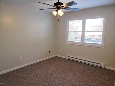 307 Adams Dr unit 202, Sciota, PA 18354 - photo 4