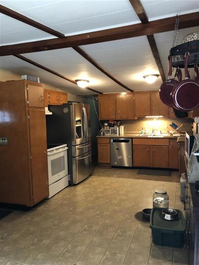 25 Edgewood St, Claremont, NH 03743 - photo 2