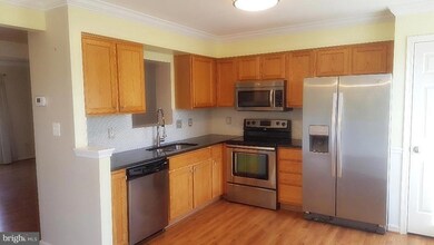 9081 Falcon Glen Ct, Bristow, VA 20136 - photo 5