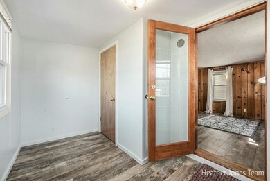407 W Riverside Dr, Ionia, MI 48846 - photo 4