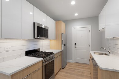 1629 W Chase Ave unit 3C, Chicago, IL 60626 - photo 4