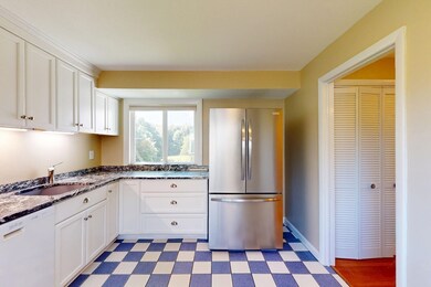 21 Autumn Ln, Amherst, MA 01002 - photo 5