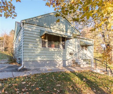 617 Bancroft St, Des Moines, IA 50315 - photo 2