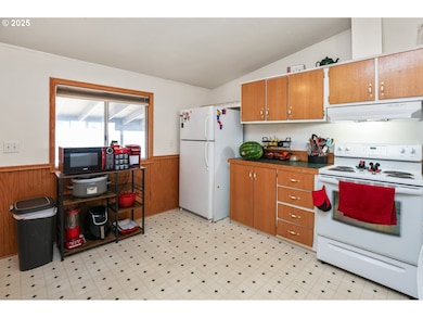 310 Pitney Ln unit 25, Junctioncity, OR 97448 - photo 7