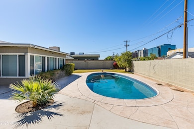 2544 E Elm st-7