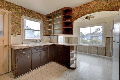 64 N 9th St, Central Point, OR 97502 - photo 6