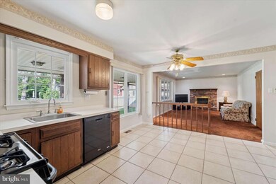 2992 Eastburn Ave, Broomall, PA 19008 - photo 3