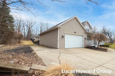 2570 Knapp-Garage
