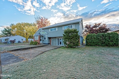 318 Chiswell Rd, Schenectady, NY 12304 - photo 3