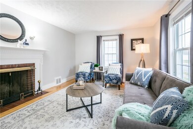 52 Edgemere Rd, Pawtucket, RI 02861 - photo 5