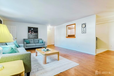 226 Bexley Ln, Piscataway, NJ 08854 - photo 6