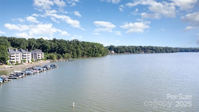 7332 Lake Front Dr unit 6, Charlotte, NC 28278 - photo 3