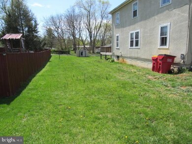 105 N George St, Ranson, WV 25438 - photo 2