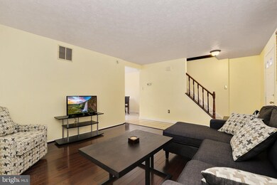 19106 Partridge Wood Dr, Germantown, MD 20874 - photo 5