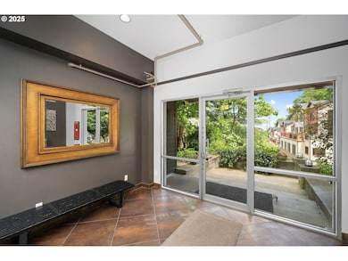 1910 SW 18th Ave unit 34, Portland, OR 97201 - photo 3