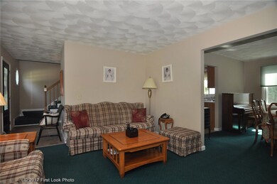 8 Long Ct, Cranston, RI 02920 - photo 2