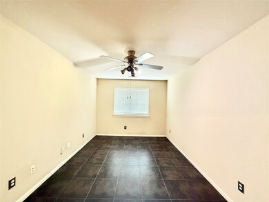 8514 Spotslyvania Ln, Houston, TX 77083 - photo 4