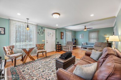 Living Room Combination