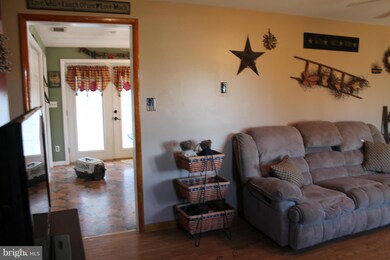 634 Box Factory Rd, Summit Point, WV 25446 - photo 4