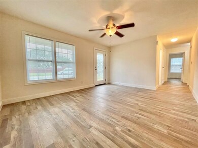 8819 Spaugh Ct, Fort Worth, TX 76108 - photo 3