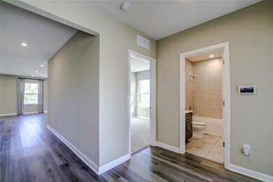 10207 Hawks Landing Dr, Land O' Lakes, FL 34638 - photo 6