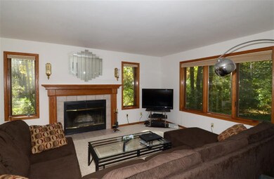 1874 Briarwood Ln, Fitchburg, WI 53575 - photo 3