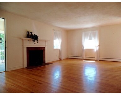 78 Castlewood Dr, Billerica, MA 01821 - photo 5