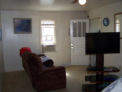 Living Room 1015<|><|>