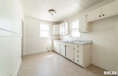 1417 Pekin St, Lincoln, IL 62656 - photo 5