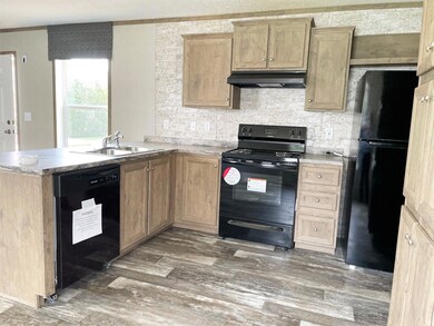 15 Brooke Ave, Belfast, ME 04915 - photo 4